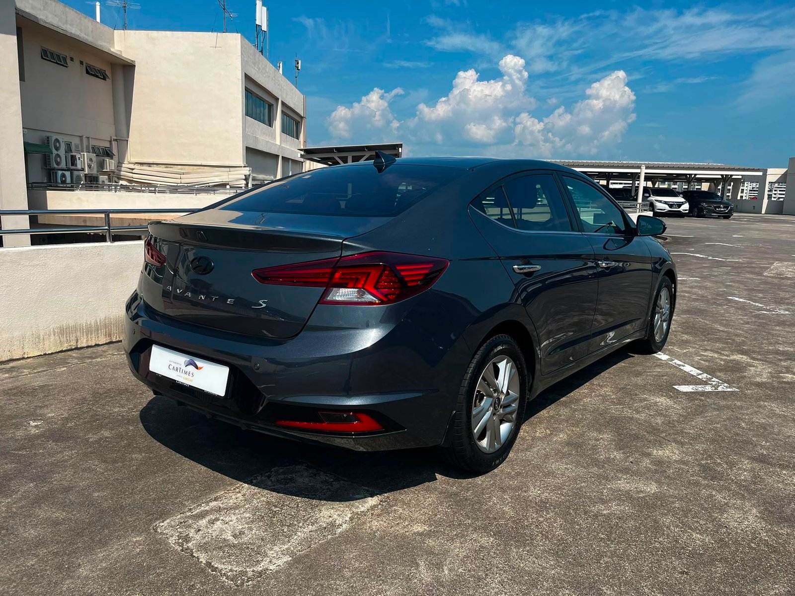 Hyundai Avante 1.6 GLS photo 2